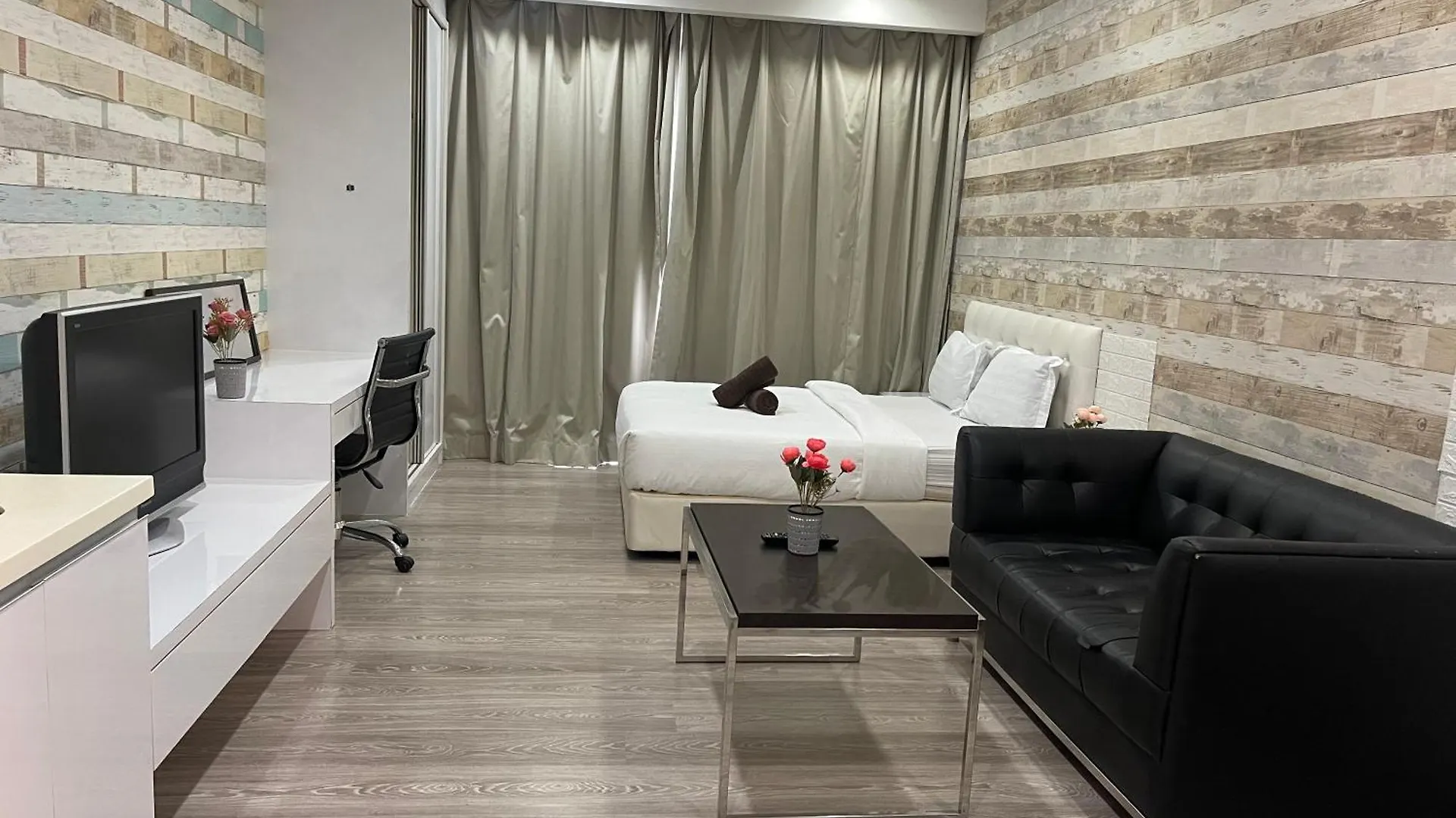 Studio Room With Balcony In One Bukit Ceylon Kuala Lumpur 0*,