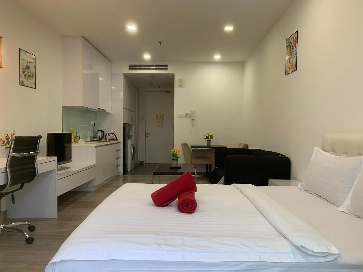 Studio Room With Balcony In One Bukit Ceylon Kuala Lumpur