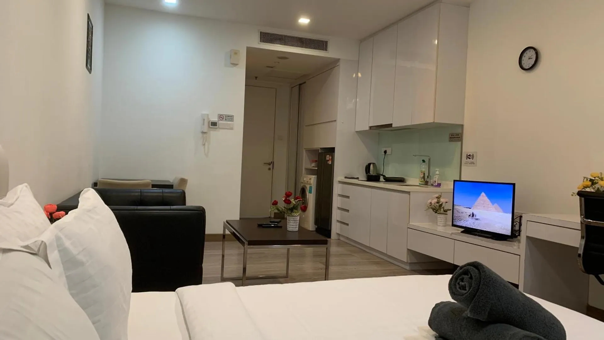 Studio Room With Balcony In One Bukit Ceylon Kuala Lumpur Malaysia