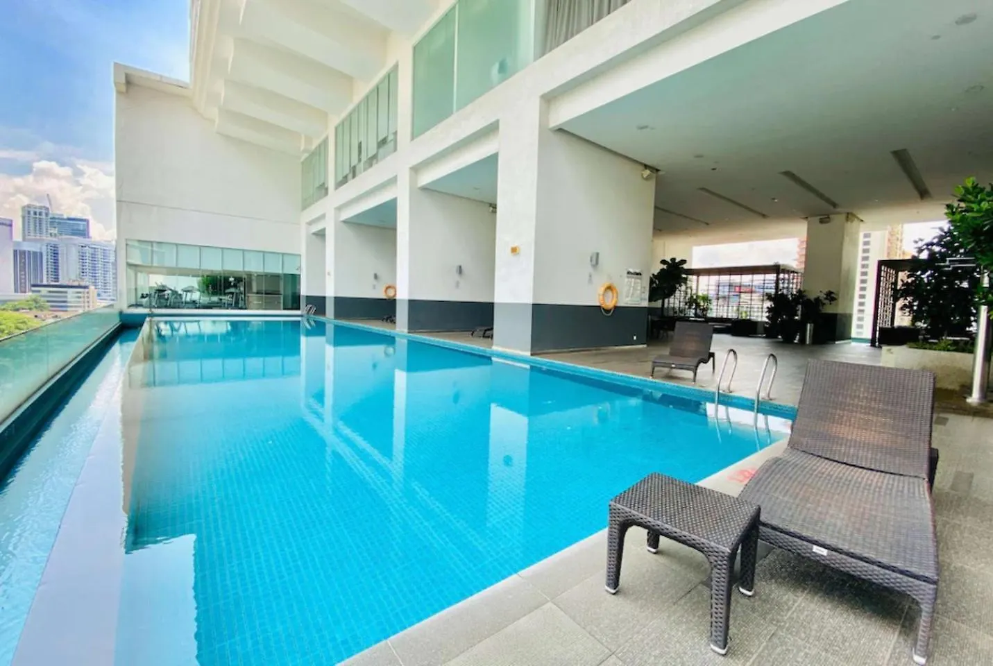Studio Room With Balcony In One Bukit Ceylon Kuala Lumpur
